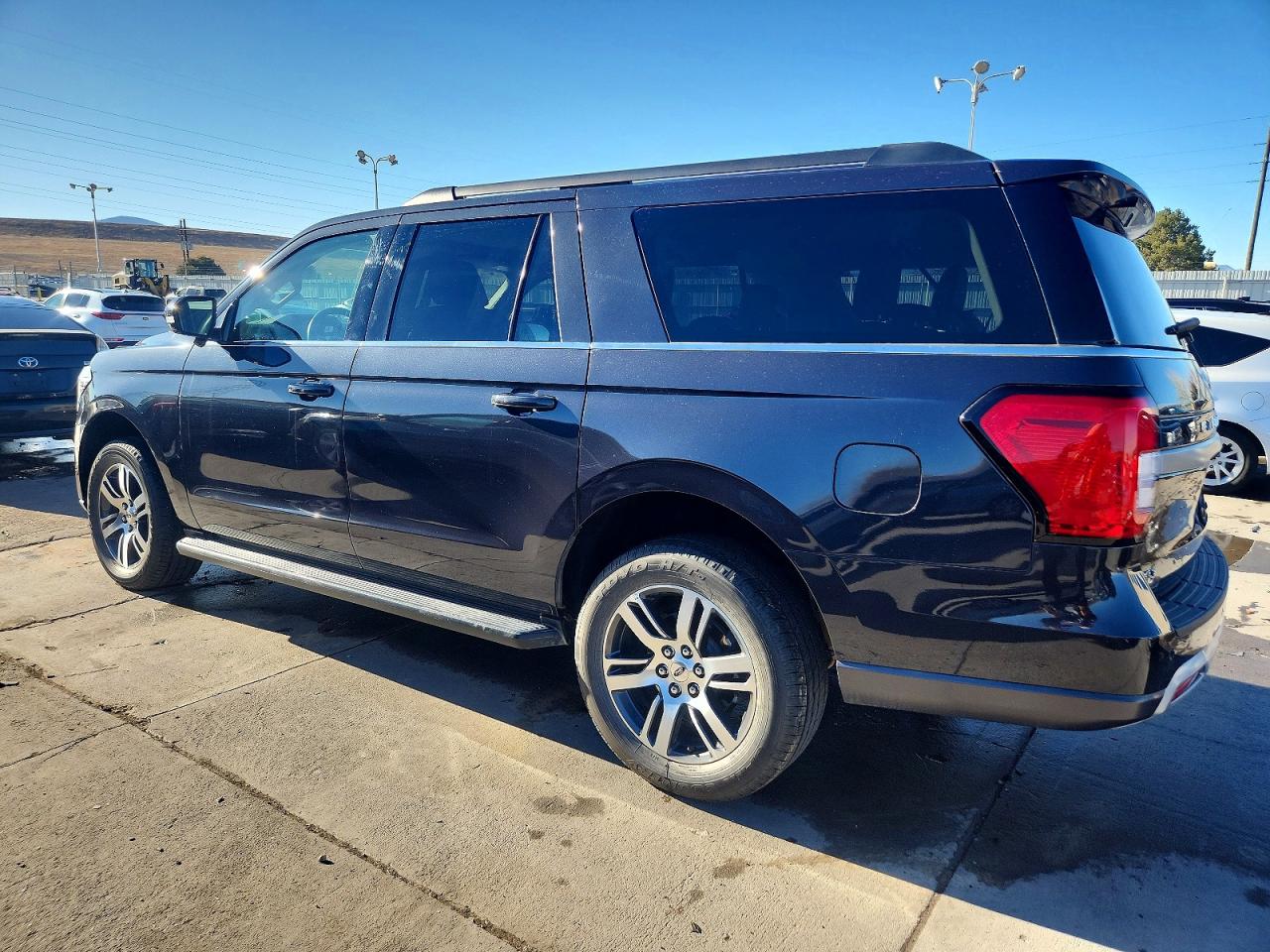 2024 FORD EXPEDITION MAX XLT photo 2
