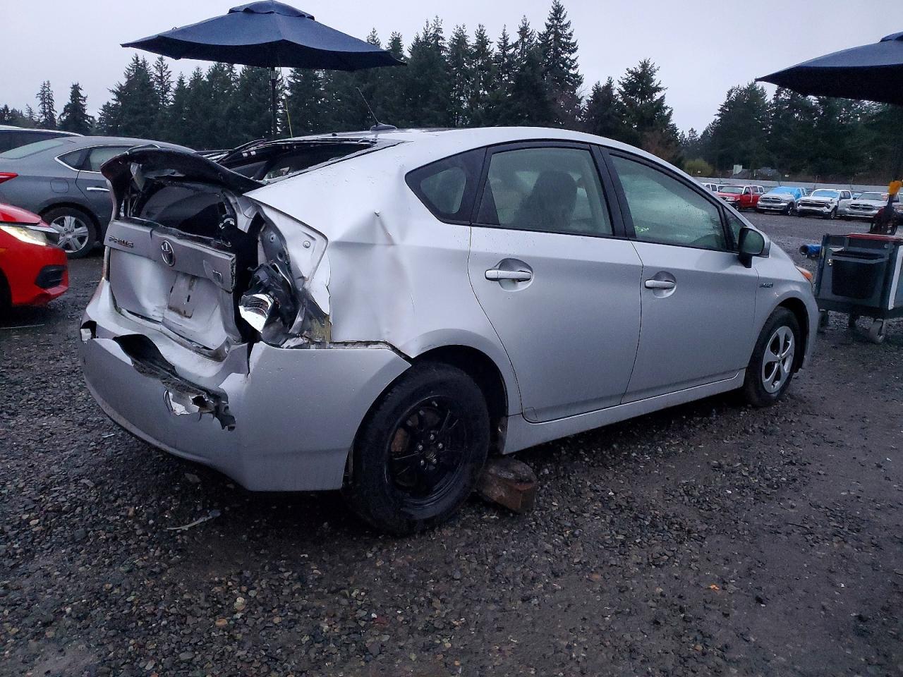 2013 TOYOTA PRIUS photo 3