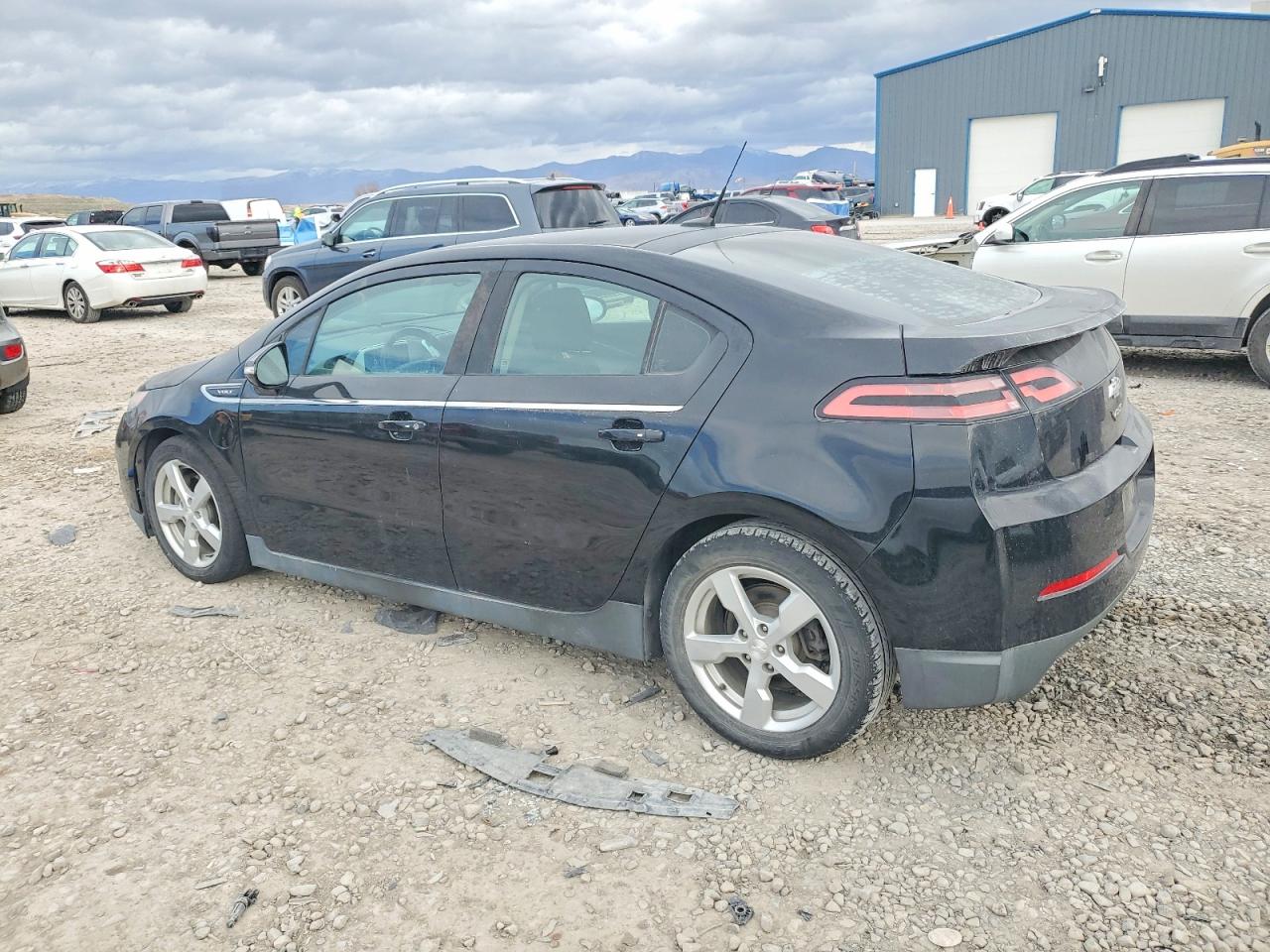 2013 CHEVROLET VOLT photo 2