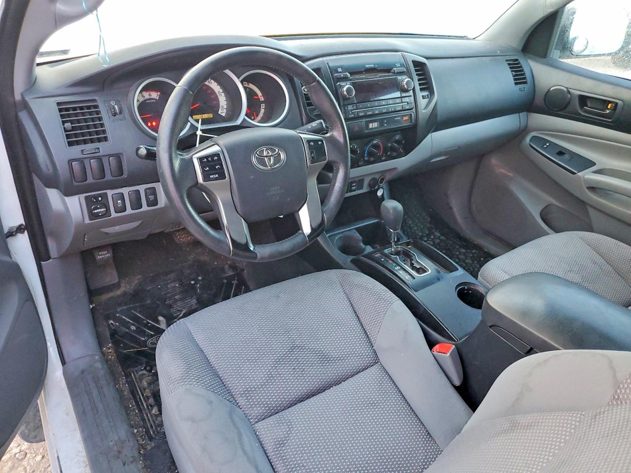 2012 TOYOTA TACOMA photo 8