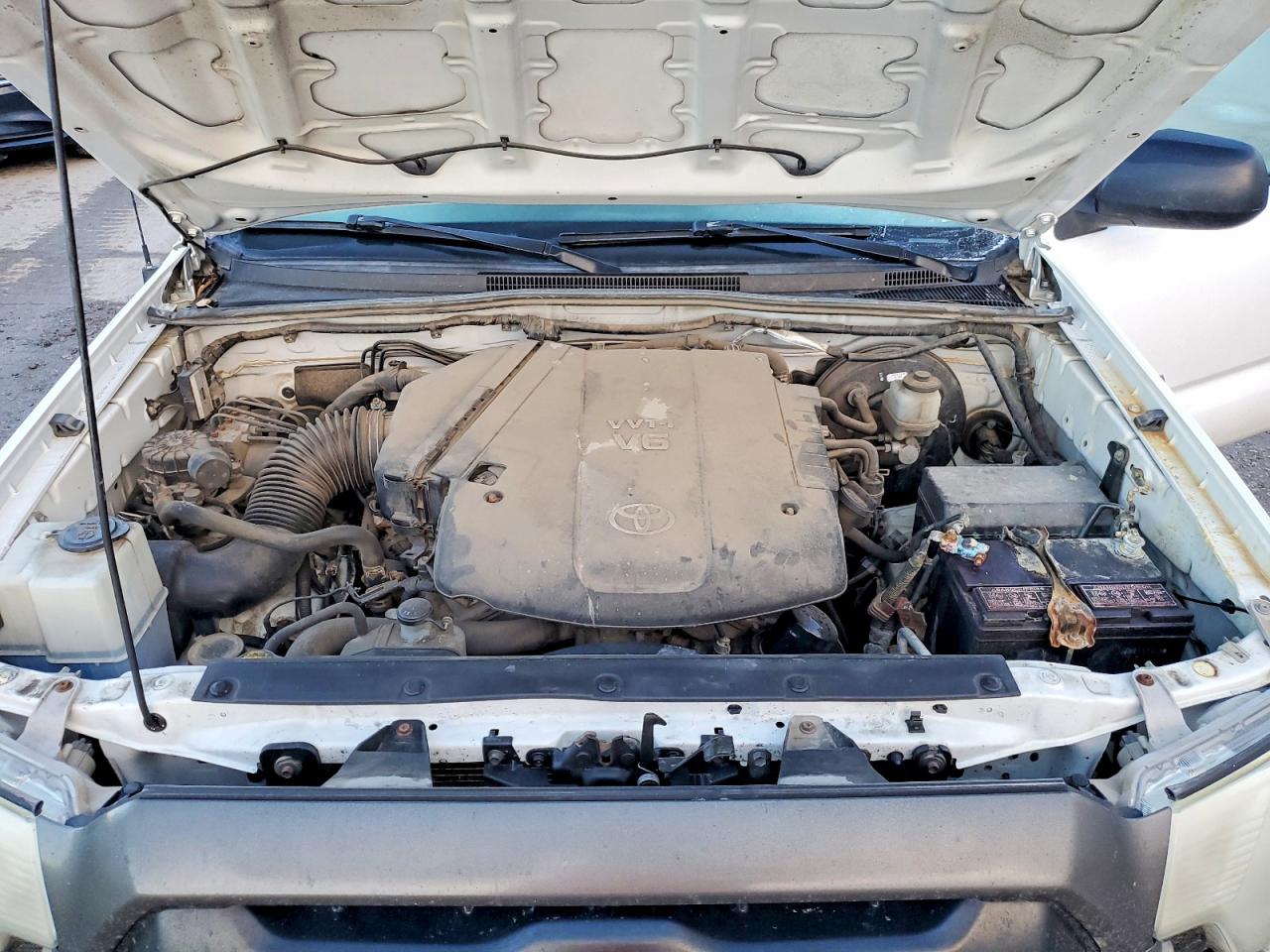 2012 TOYOTA TACOMA photo 11