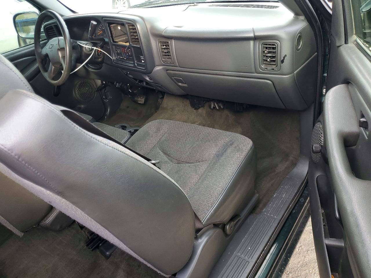 2003 CHEVROLET SILVERADO C1500 photo 8