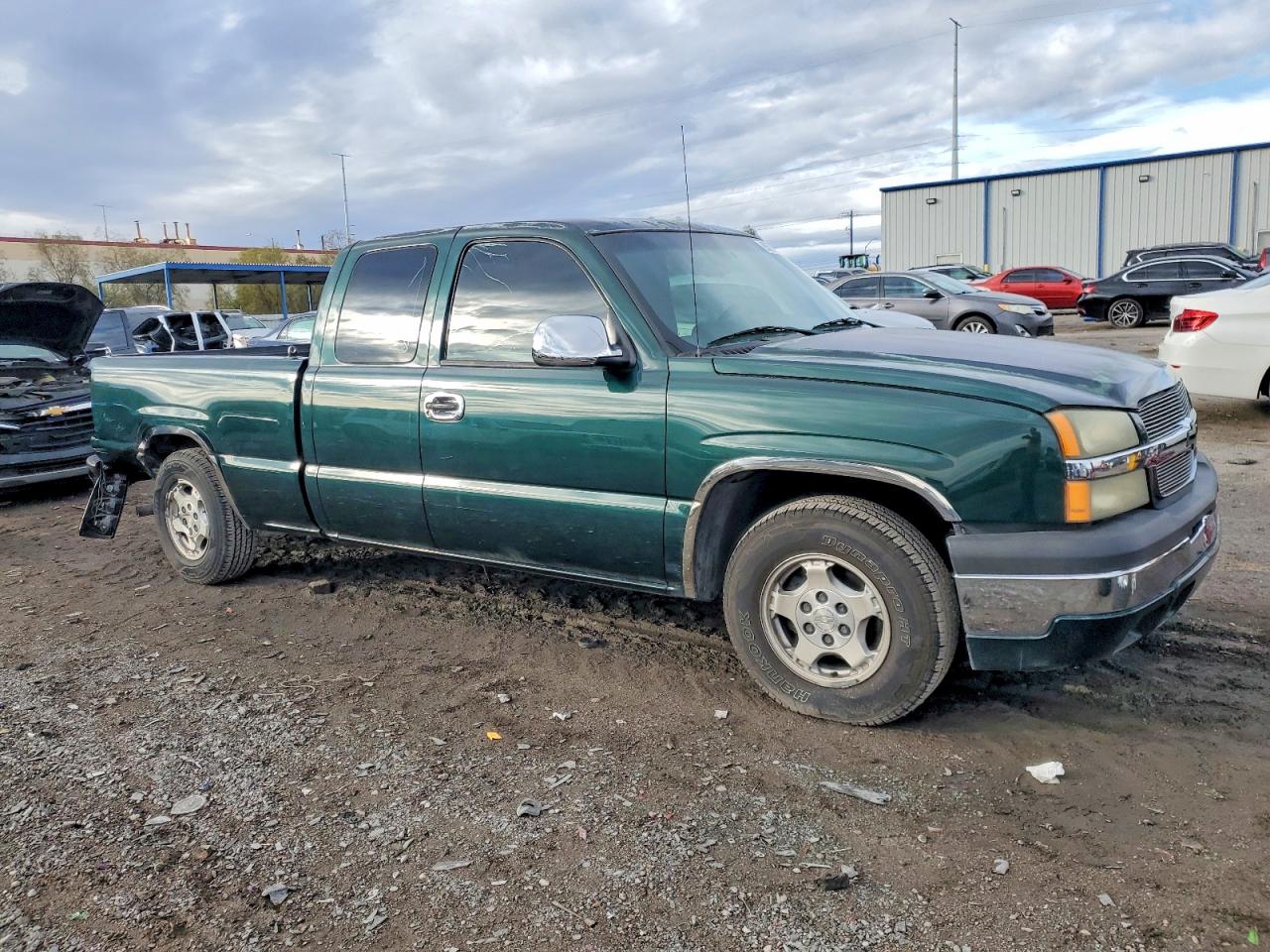 2003 CHEVROLET SILVERADO C1500 photo 4