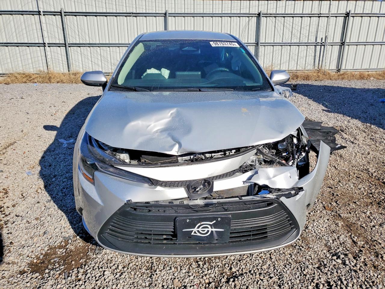 2025 TOYOTA COROLLA LE photo 9
