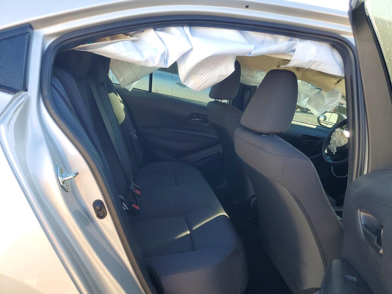 2025 TOYOTA COROLLA LE photo 19