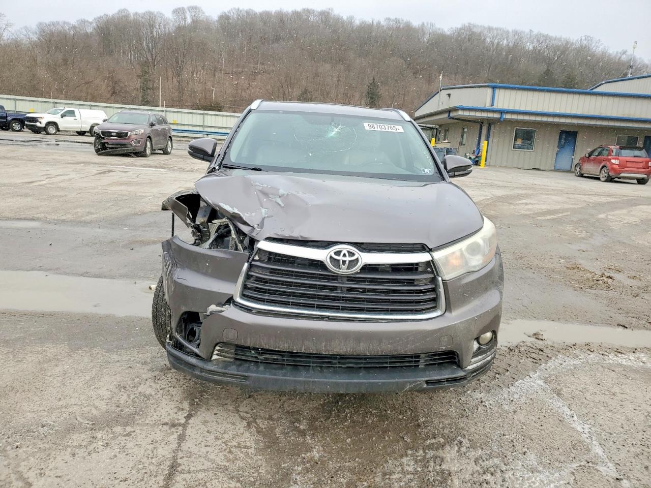 2016 TOYOTA HIGHLANDER XLE photo 5