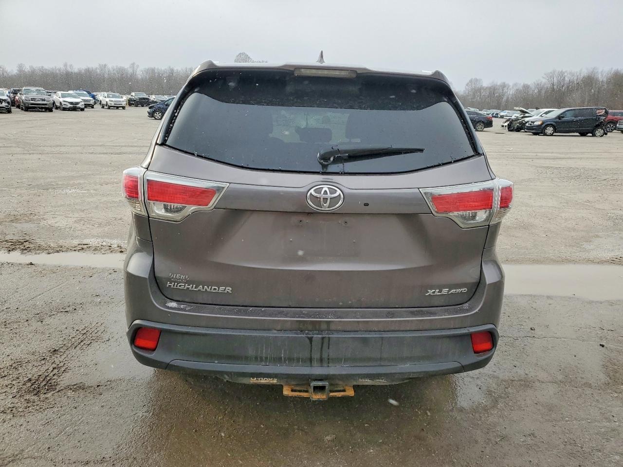 2016 TOYOTA HIGHLANDER XLE photo 6