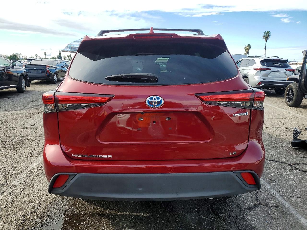 2021 TOYOTA HIGHLANDER HYBRID LE photo 6