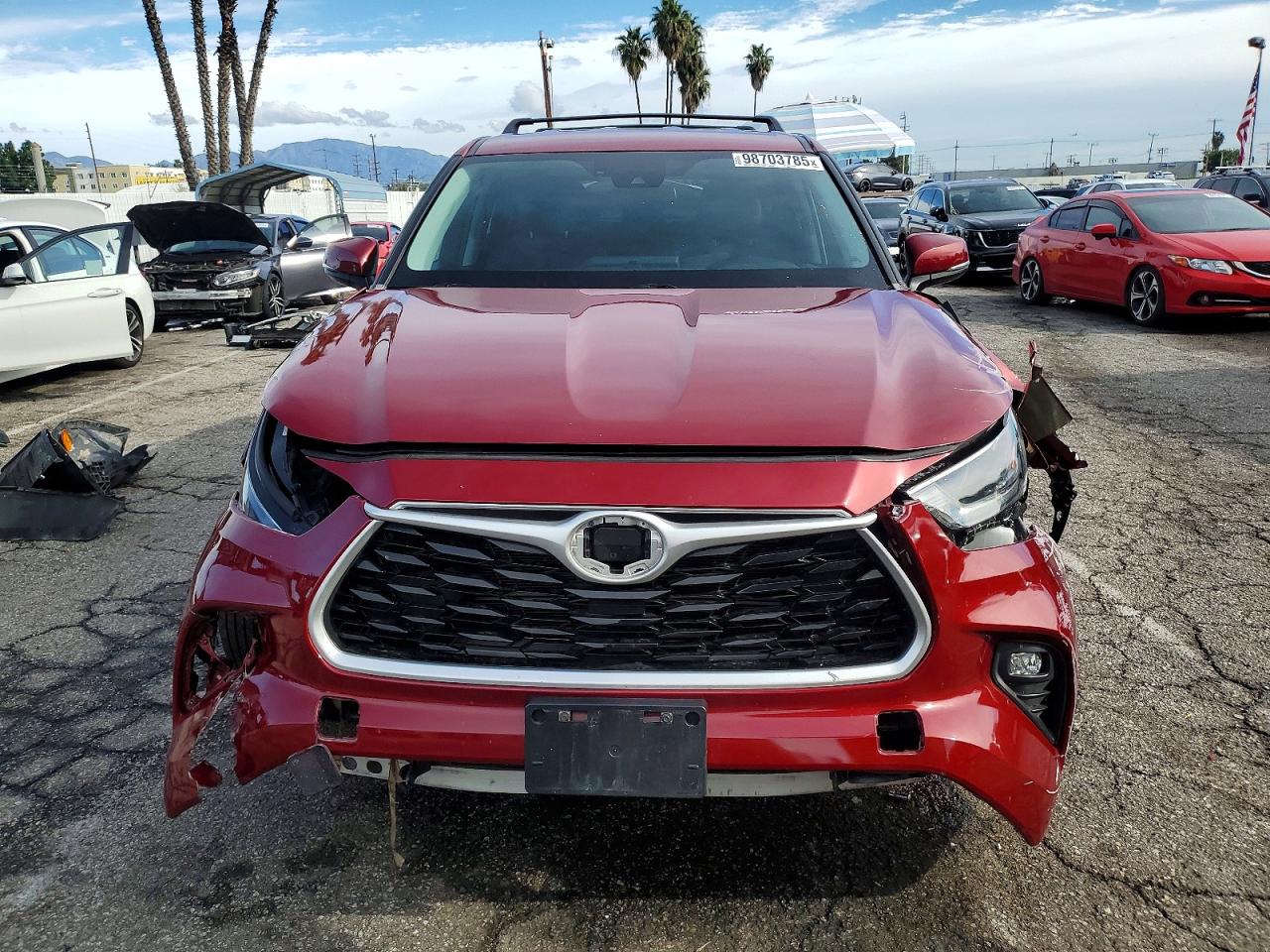 2021 TOYOTA HIGHLANDER HYBRID LE photo 5