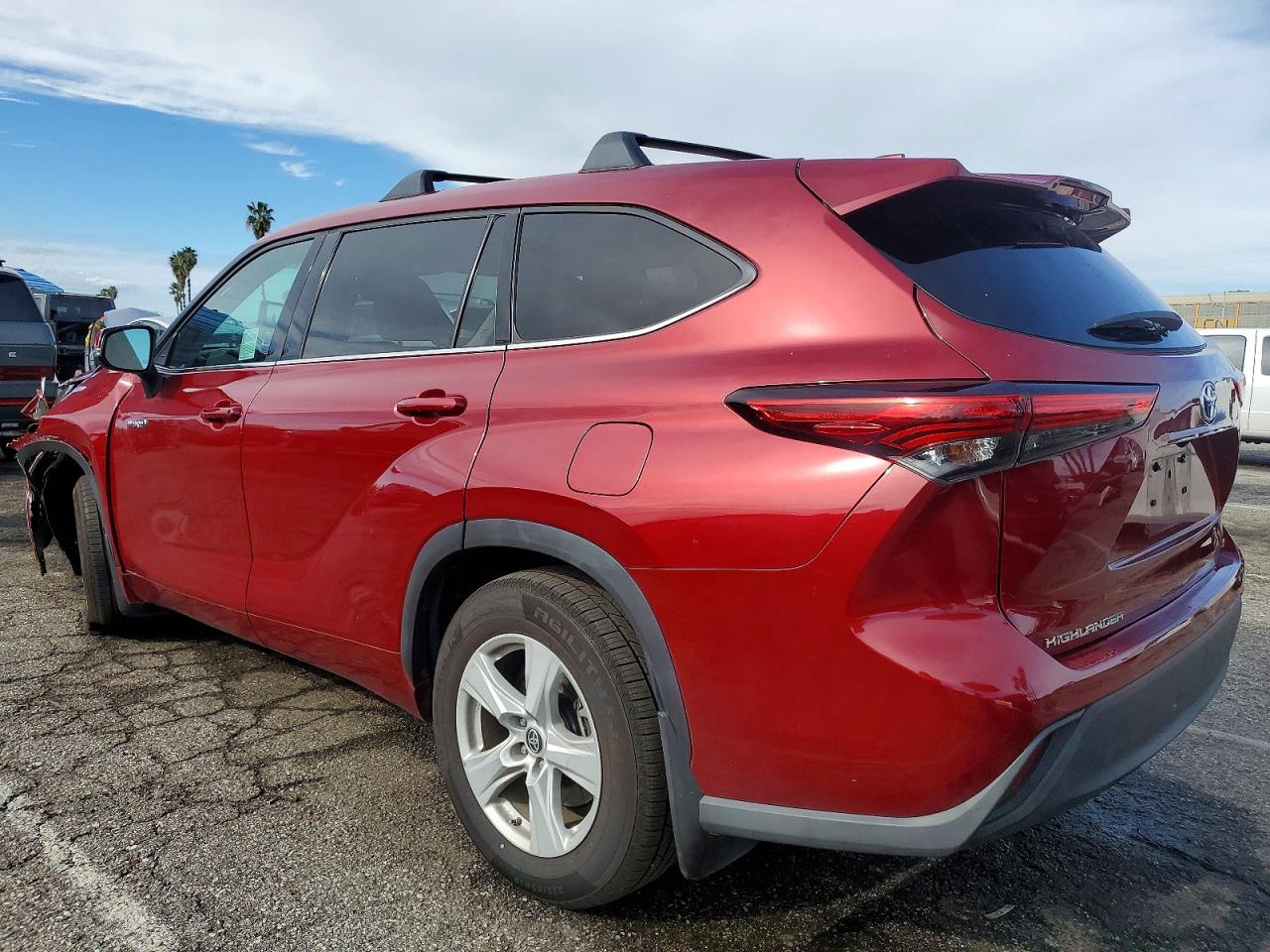 2021 TOYOTA HIGHLANDER HYBRID LE photo 2