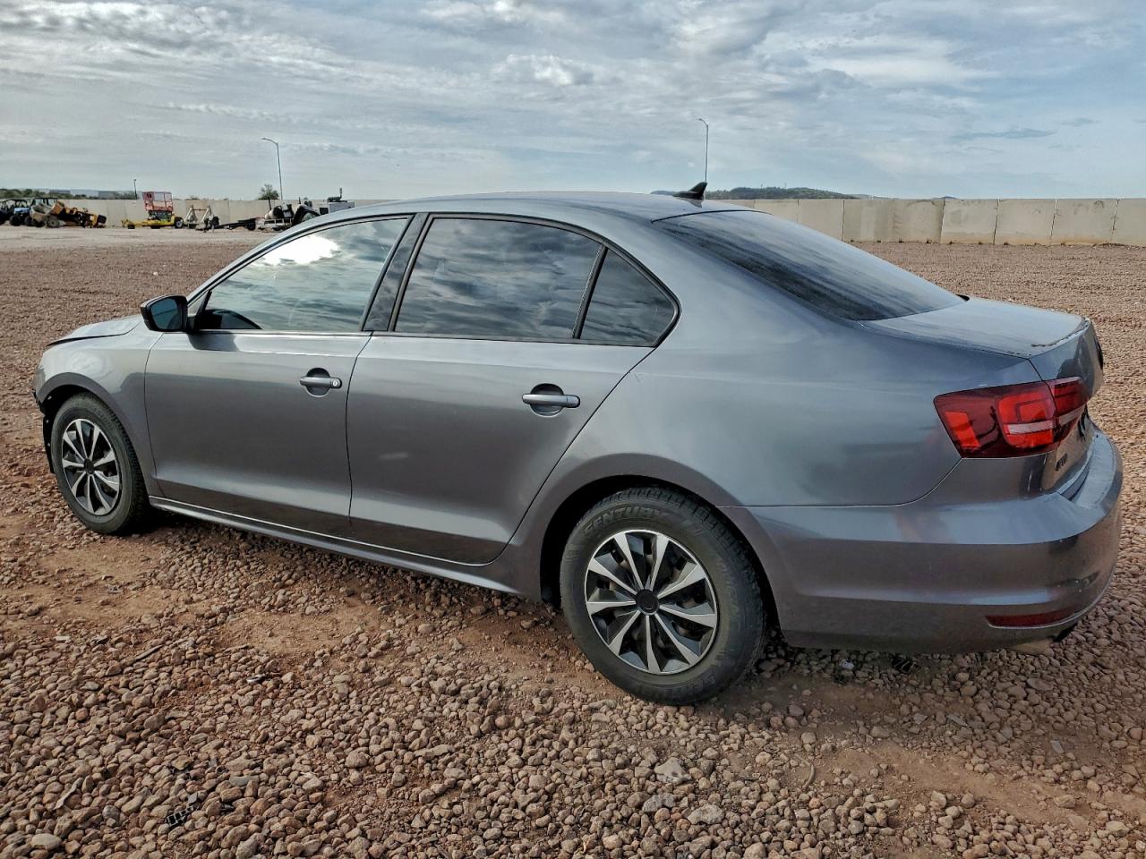 2016 VOLKSWAGEN JETTA S photo 2