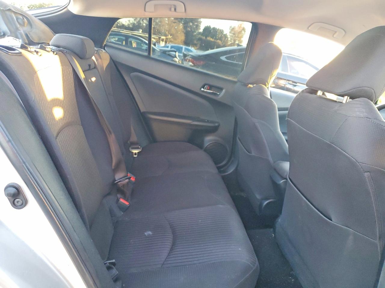2016 TOYOTA PRIUS photo 10