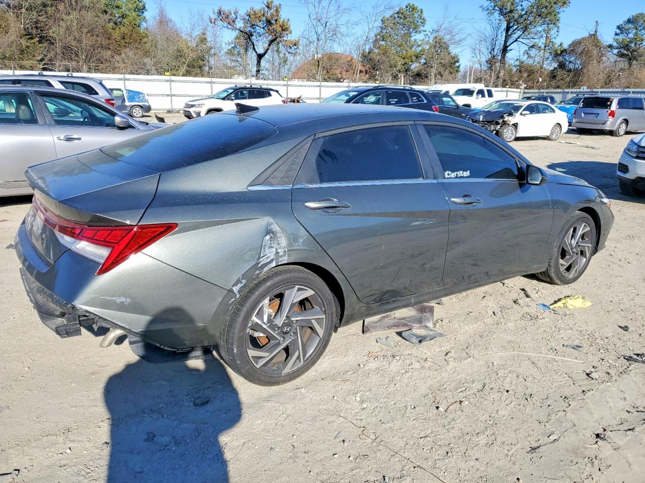 2025 HYUNDAI ELANTRA SEL photo 3