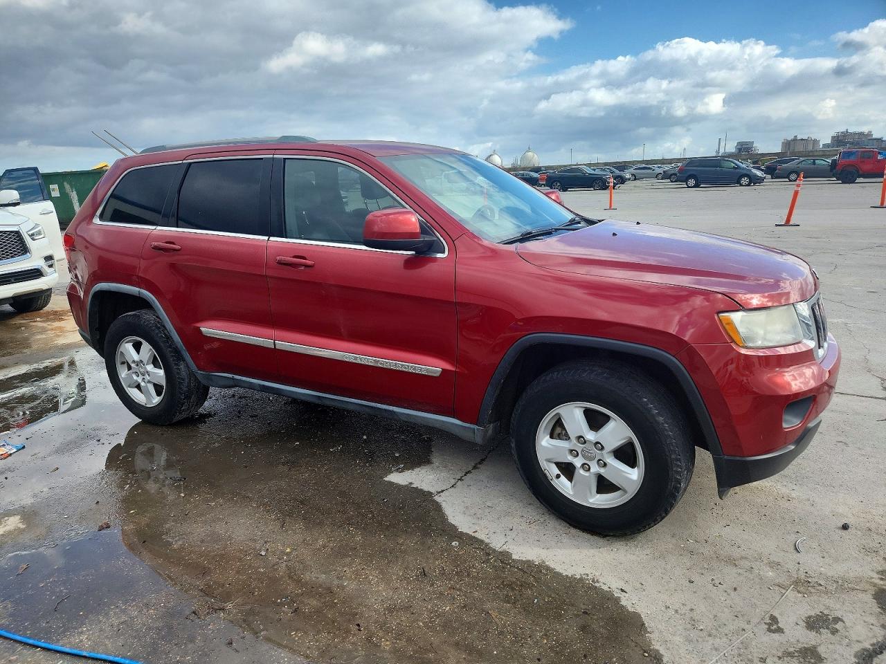 2011 JEEP GRAND CHEROKEE LAREDO photo 4