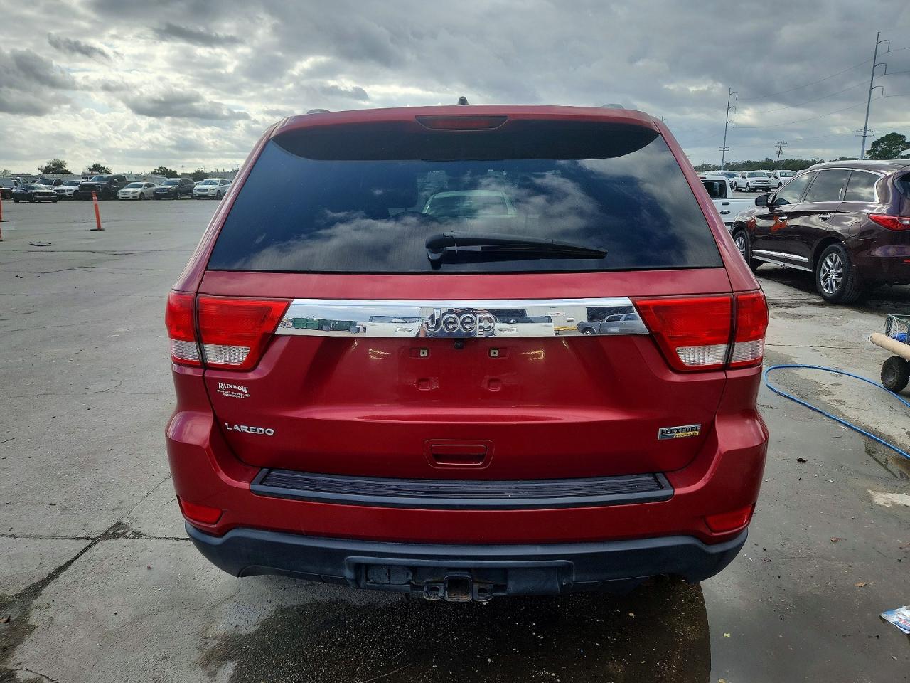 2011 JEEP GRAND CHEROKEE LAREDO photo 6
