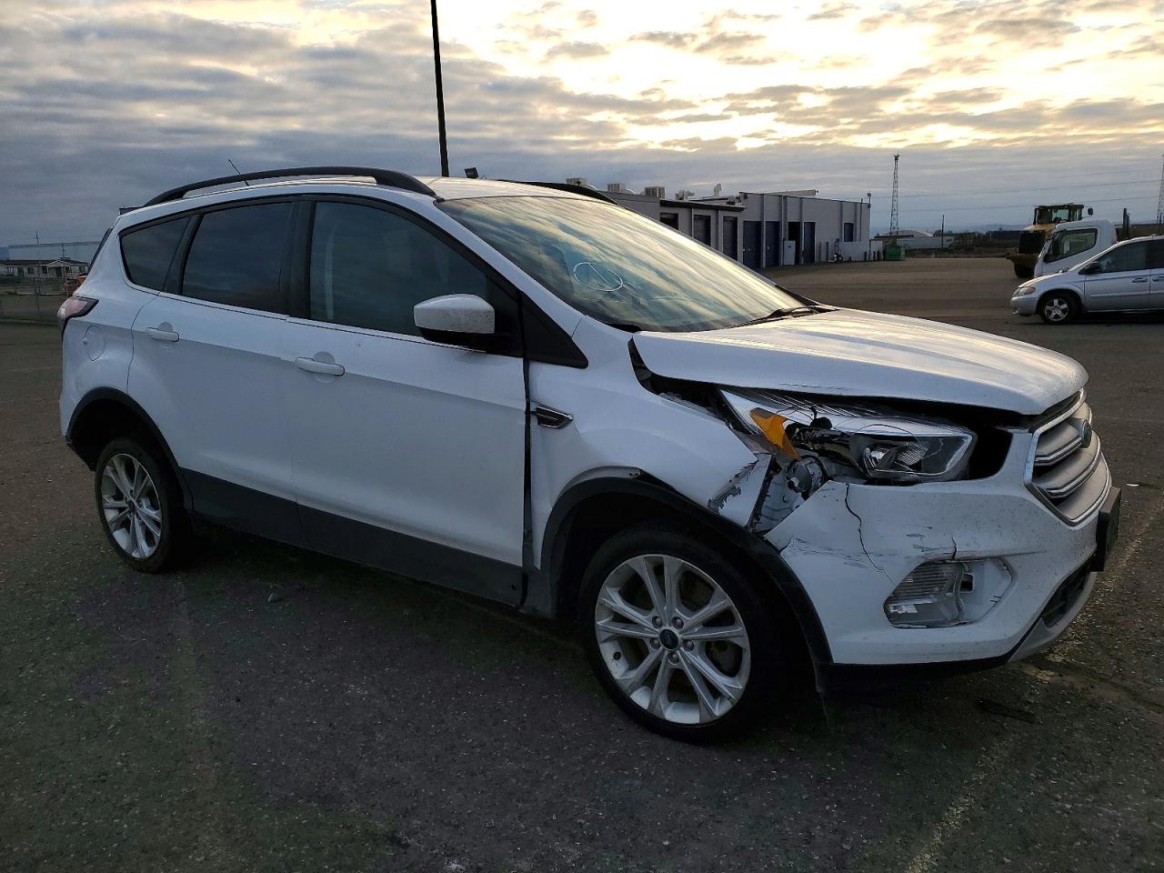 2018 FORD ESCAPE SE photo 4