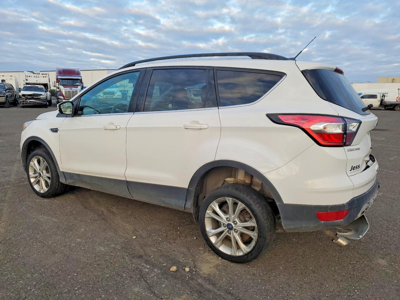 2018 FORD ESCAPE SE photo 2