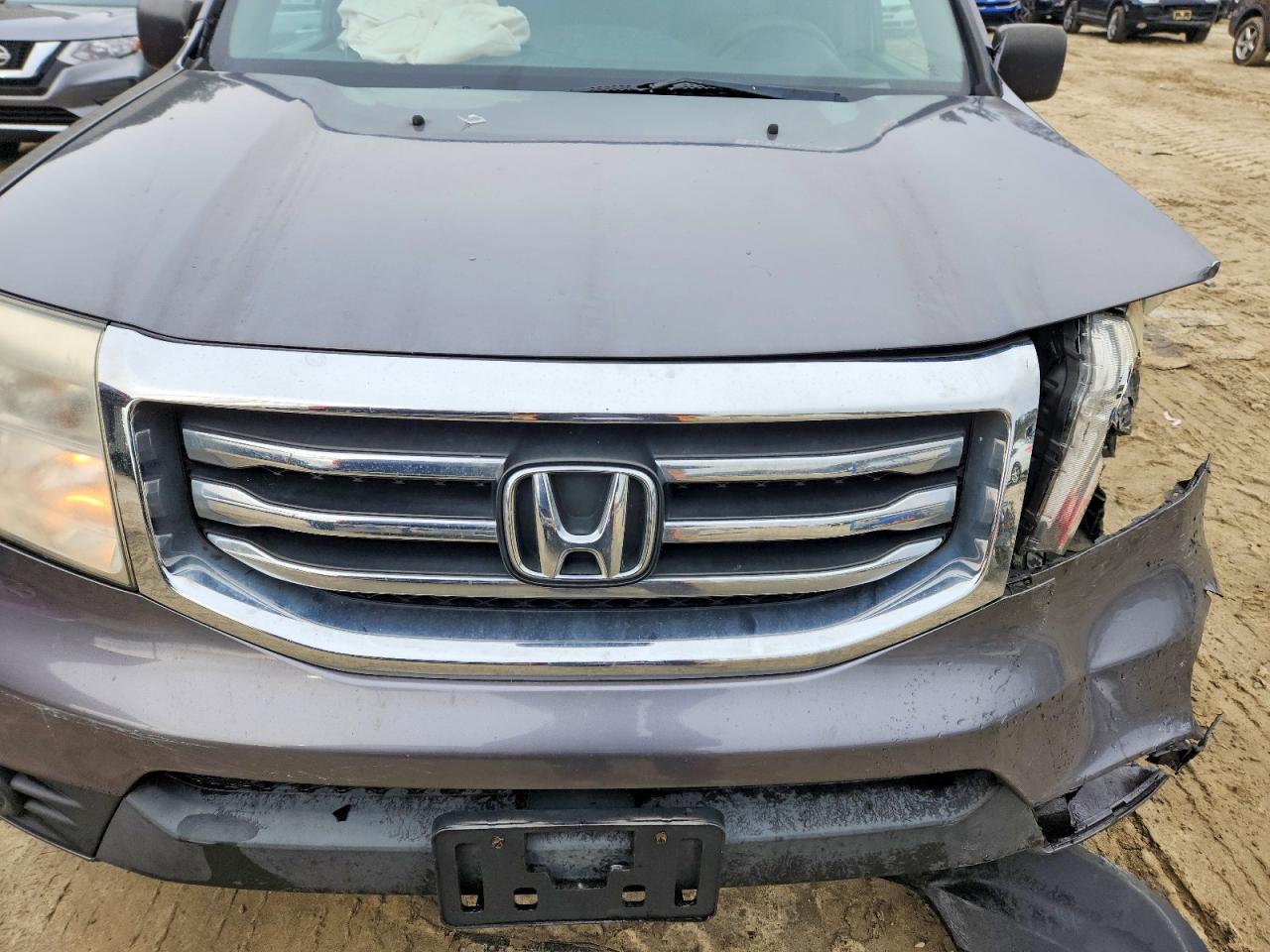 2015 HONDA PILOT LX photo 12
