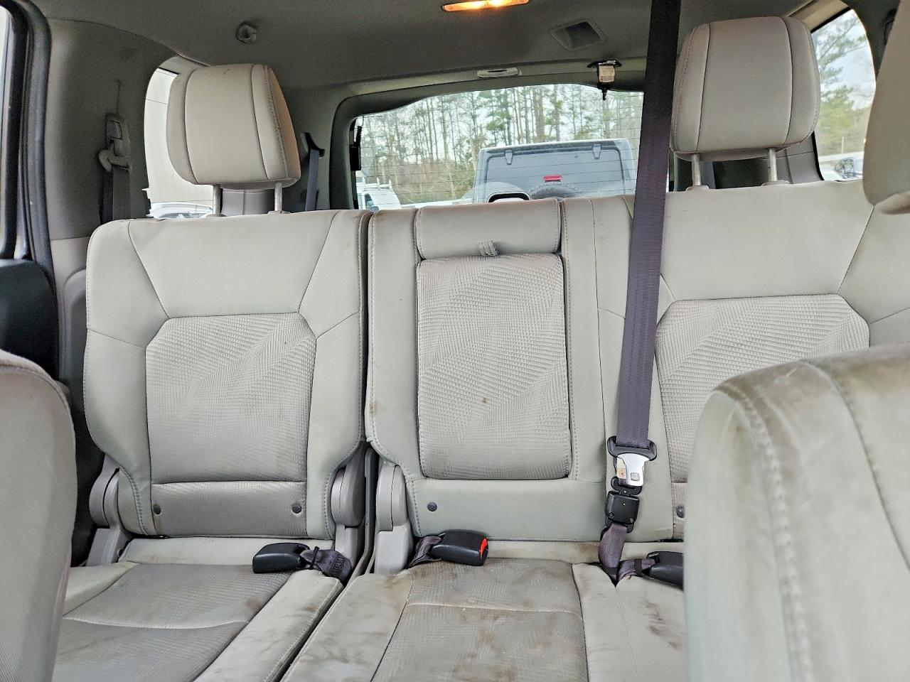 2015 HONDA PILOT LX photo 10