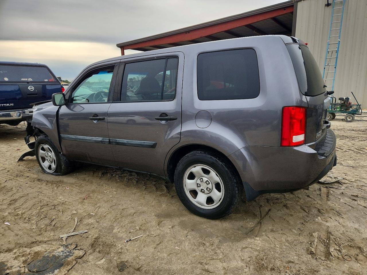 2015 HONDA PILOT LX photo 2