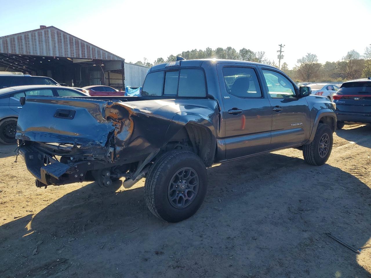 2017 TOYOTA TACOMA DOUBLE CAB photo 3