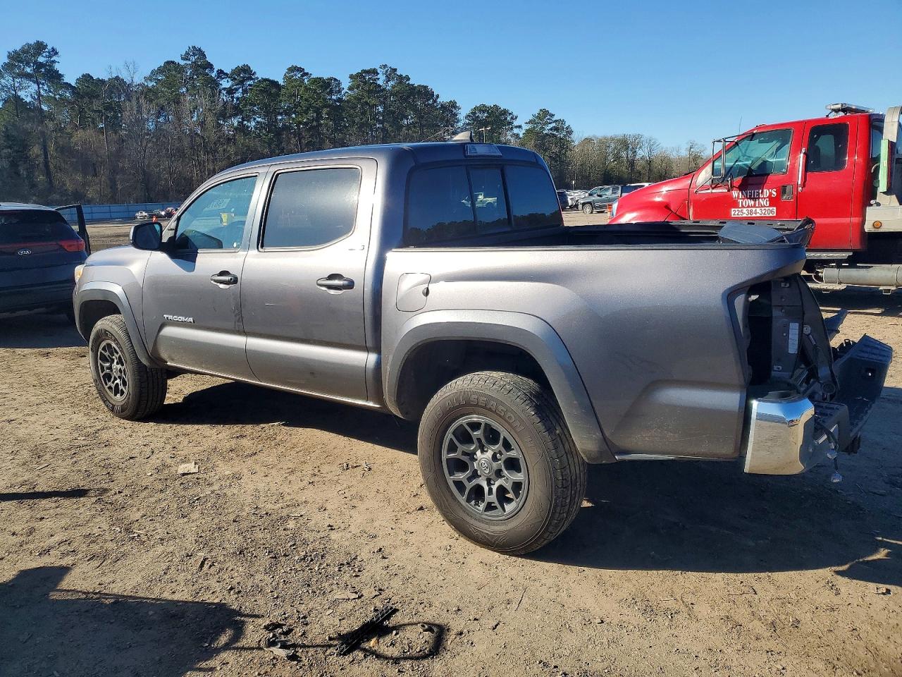 2017 TOYOTA TACOMA DOUBLE CAB photo 2