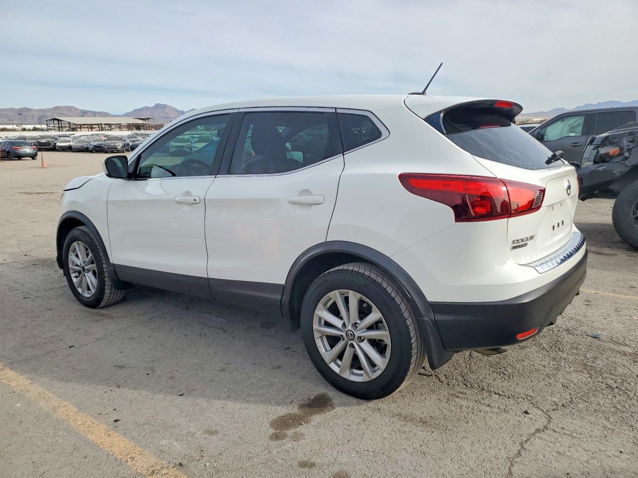 2019 NISSAN ROGUE SPORT S photo 3