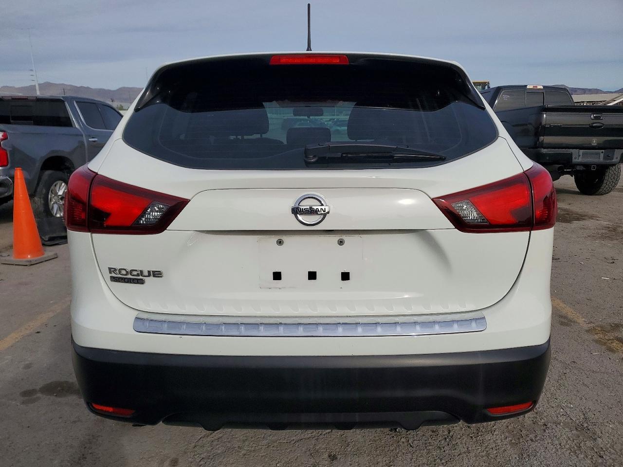 2019 NISSAN ROGUE SPORT S photo 11