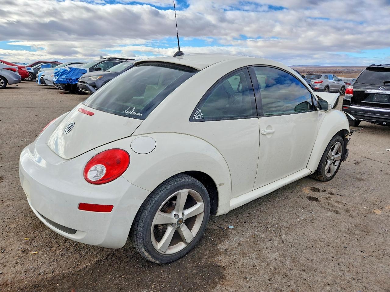 2008 VOLKSWAGEN NEW BEETLE TRIPLE WHITE photo 3