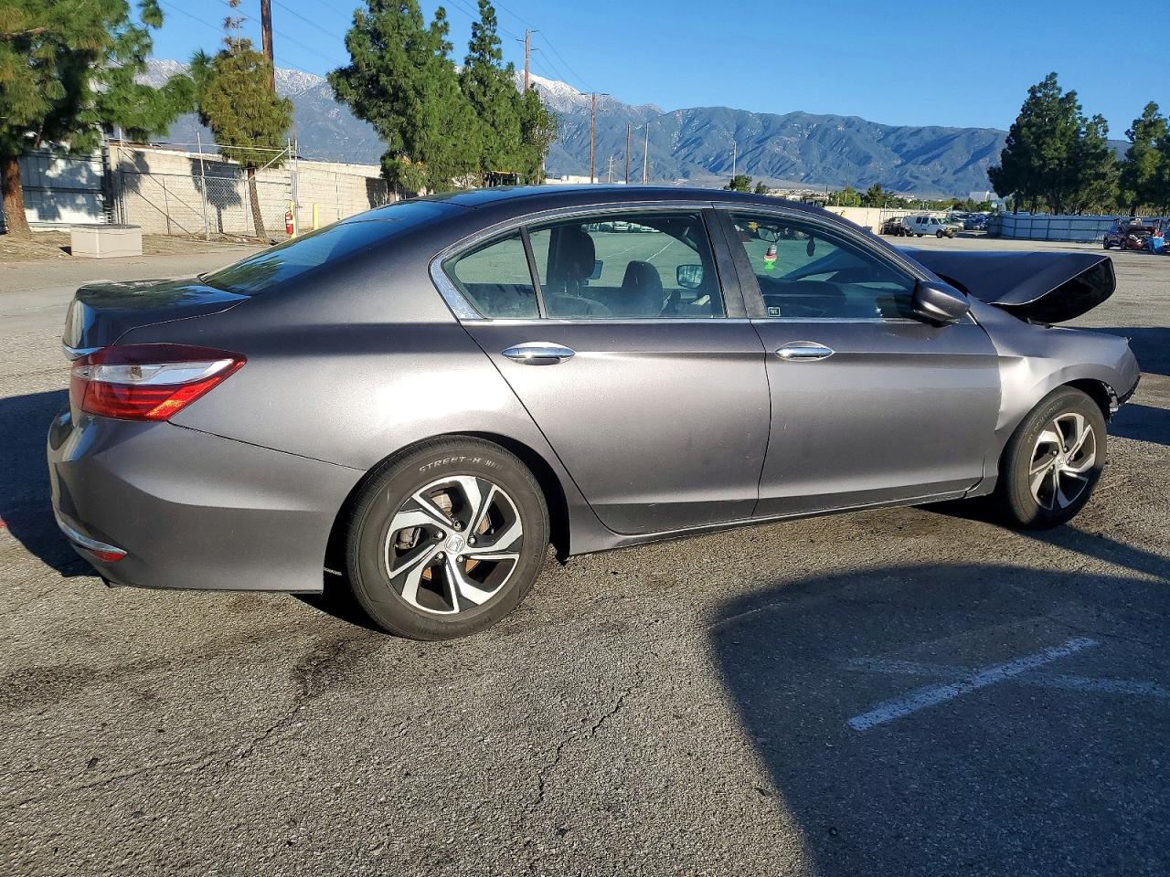 2017 HONDA ACCORD LX photo 3