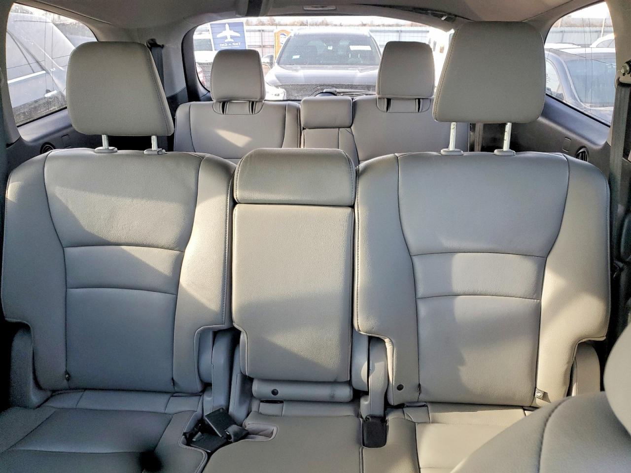 2016 HONDA PILOT TOURING photo 10