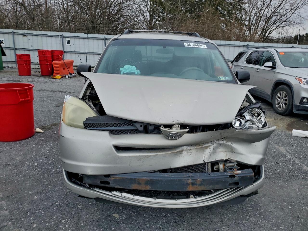 2004 TOYOTA SIENNA CE photo 5