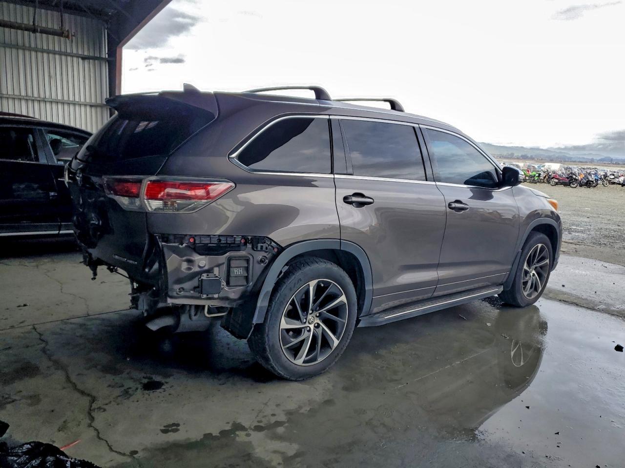 2016 TOYOTA HIGHLANDER LIMITED photo 3