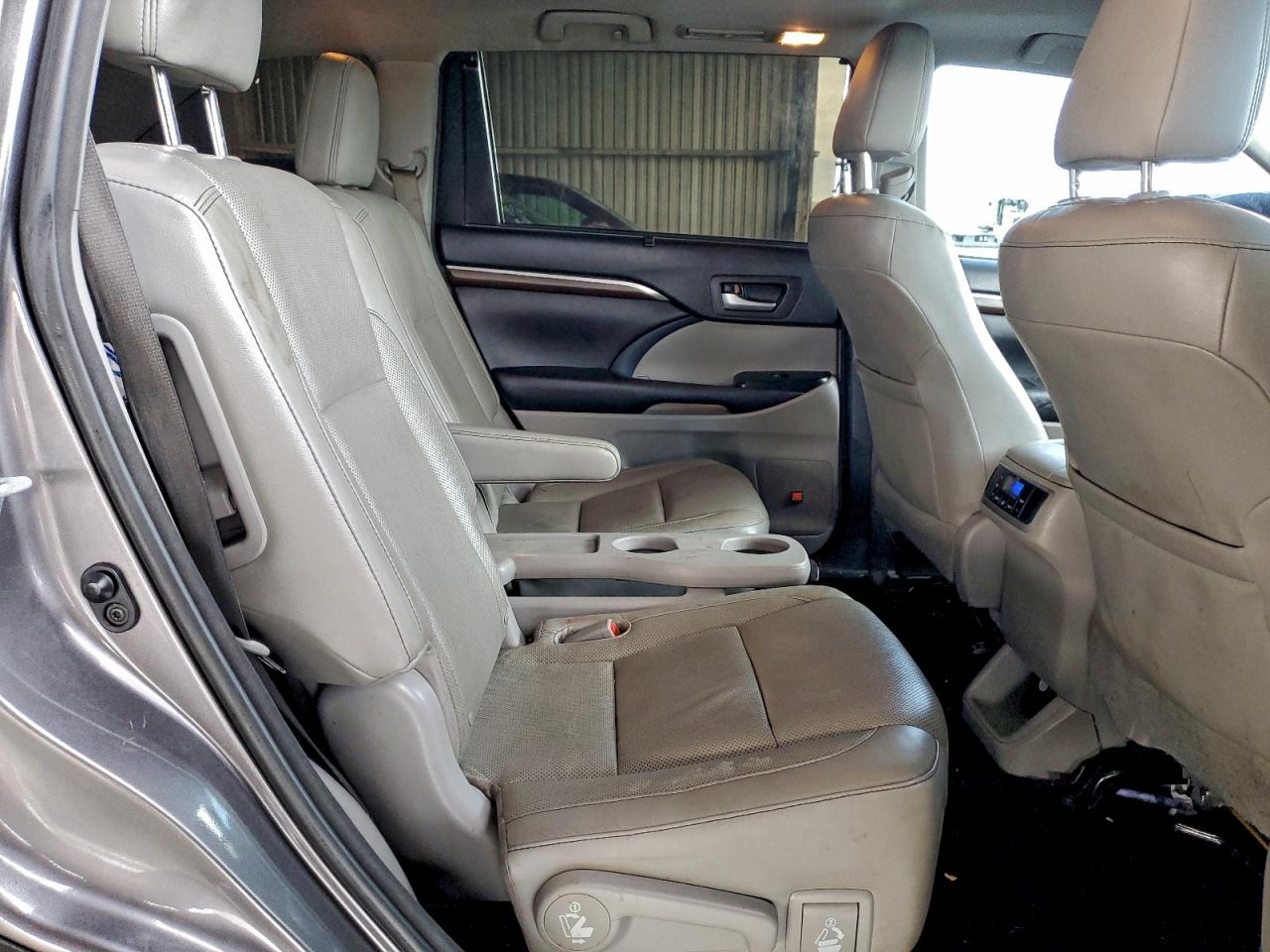 2016 TOYOTA HIGHLANDER LIMITED photo 11