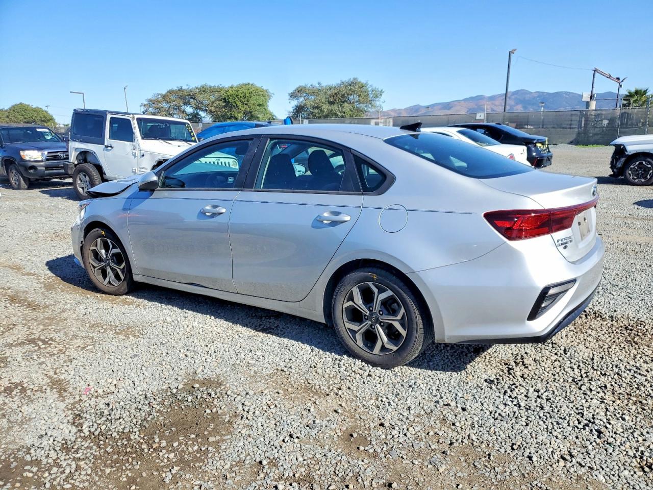 2021 KIA FORTE FE photo 2