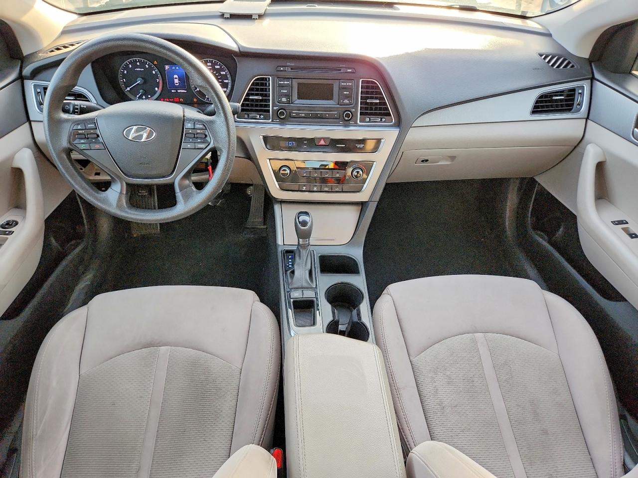 2015 HYUNDAI SONATA SE photo 8