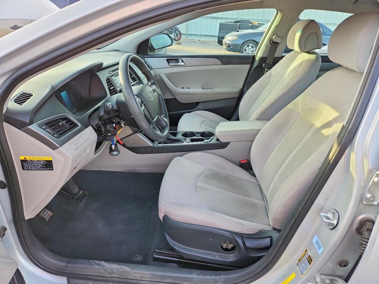 2015 HYUNDAI SONATA SE photo 7