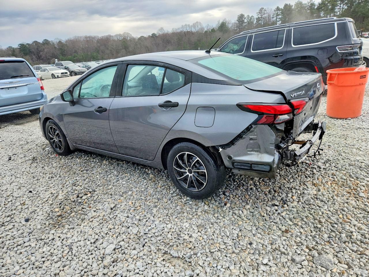 2020 NISSAN VERSA S photo 3