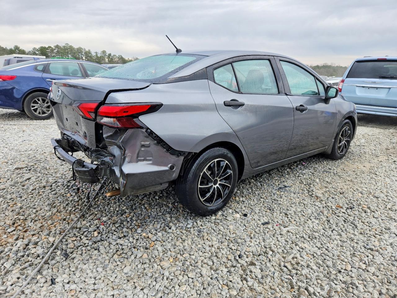 2020 NISSAN VERSA S photo 5