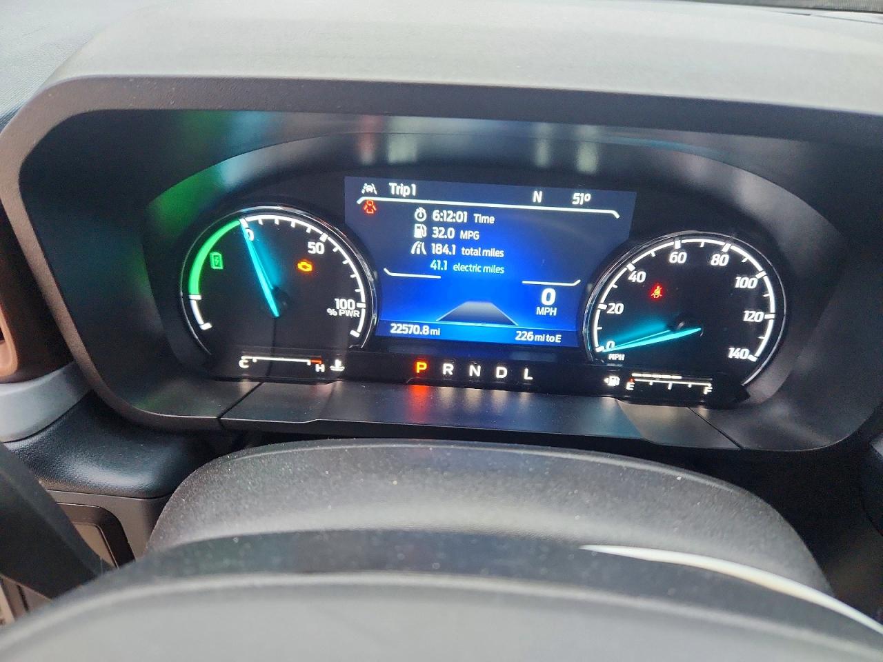 2024 FORD MAVERICK LARIAT photo 9