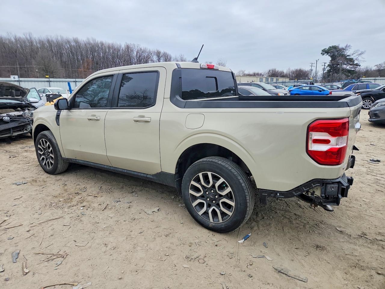 2024 FORD MAVERICK LARIAT photo 2