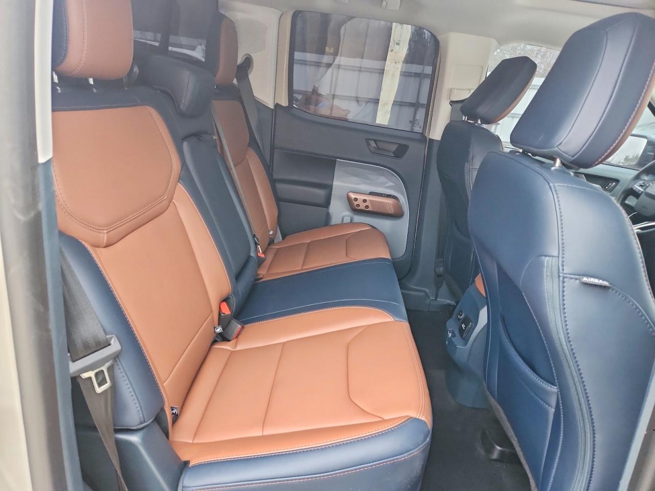 2024 FORD MAVERICK LARIAT photo 10