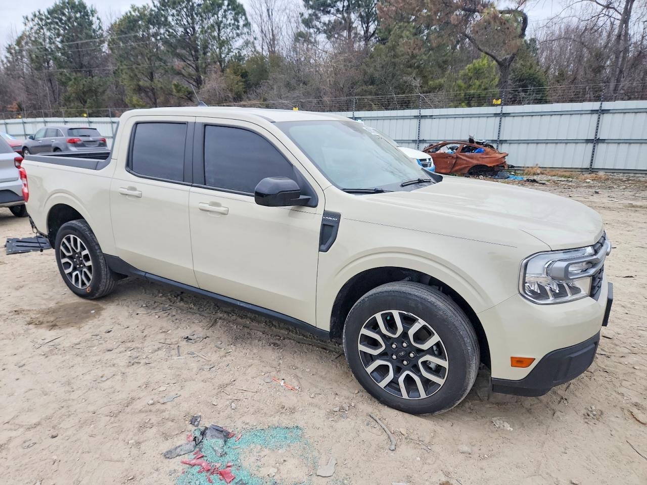 2024 FORD MAVERICK LARIAT photo 4