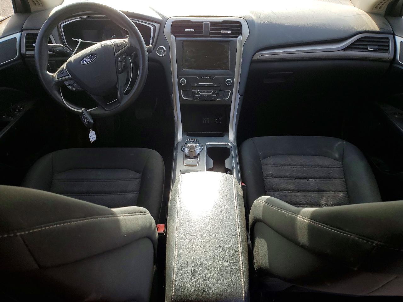 2020 FORD FUSION SE photo 8