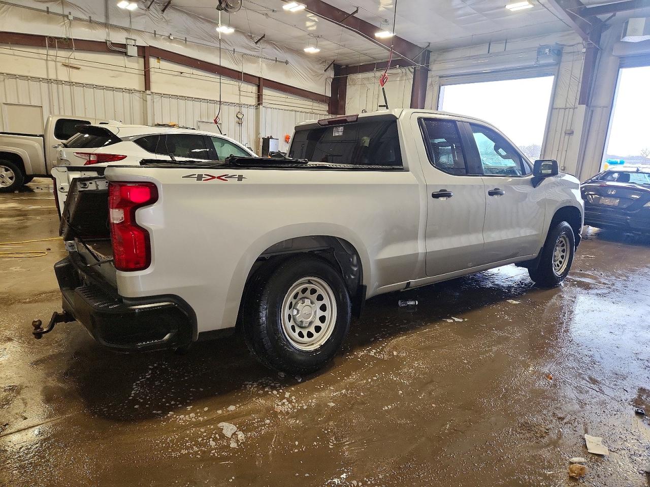2019 CHEVROLET SILVERADO K1500 photo 3