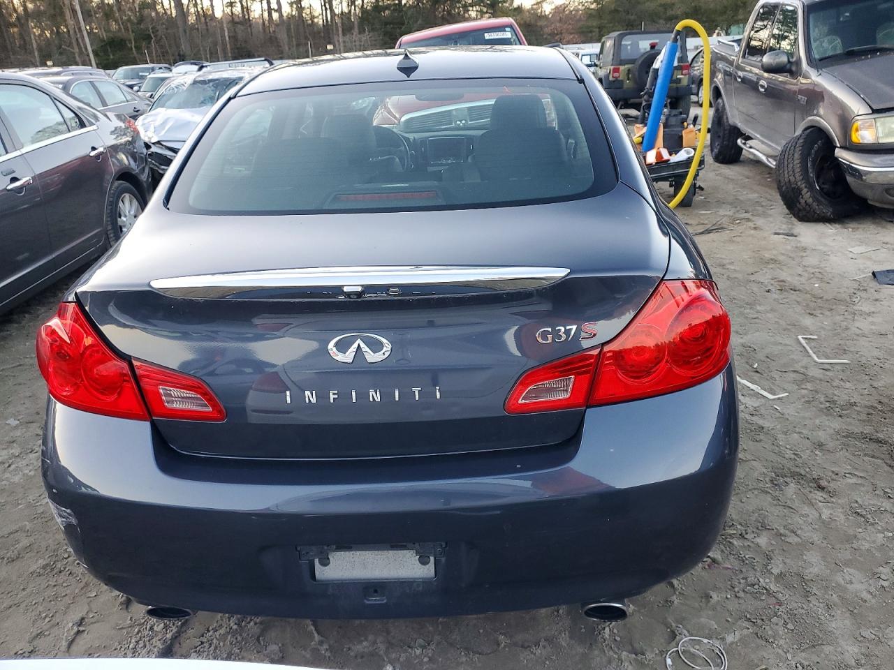 2009 INFINITI G37 BASE photo 6