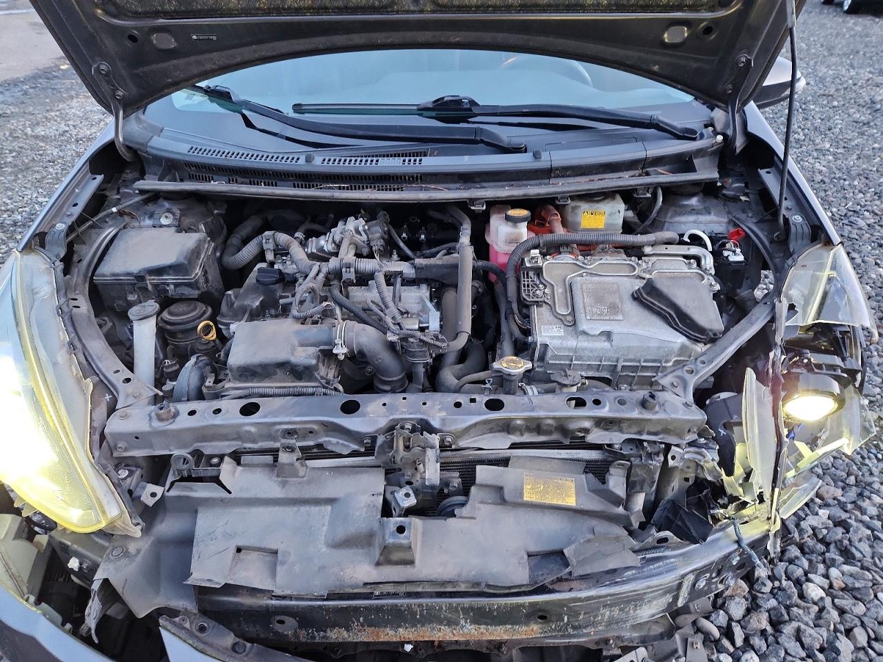 2015 TOYOTA PRIUS C photo 11