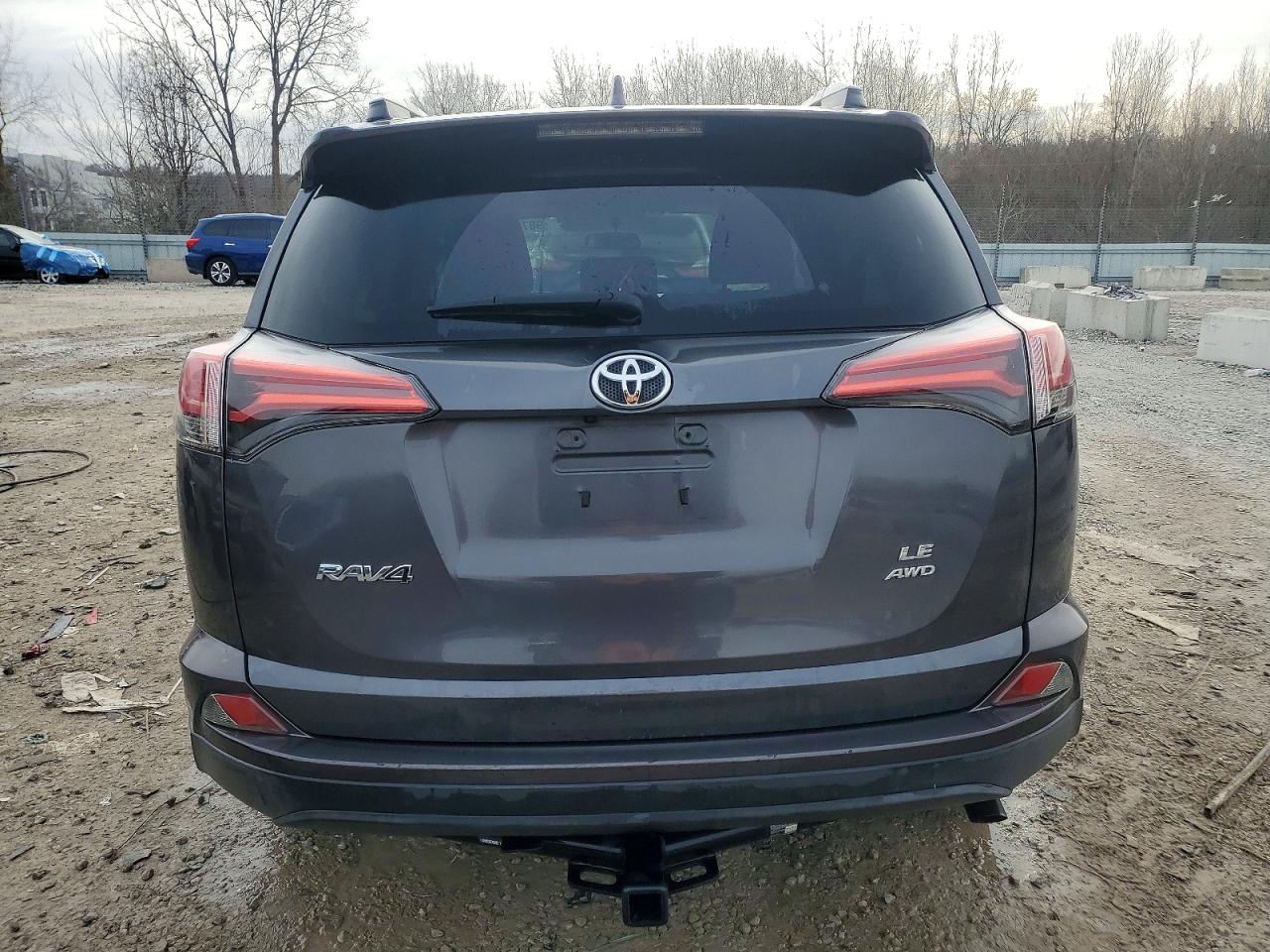 2016 TOYOTA RAV4 LE photo 6