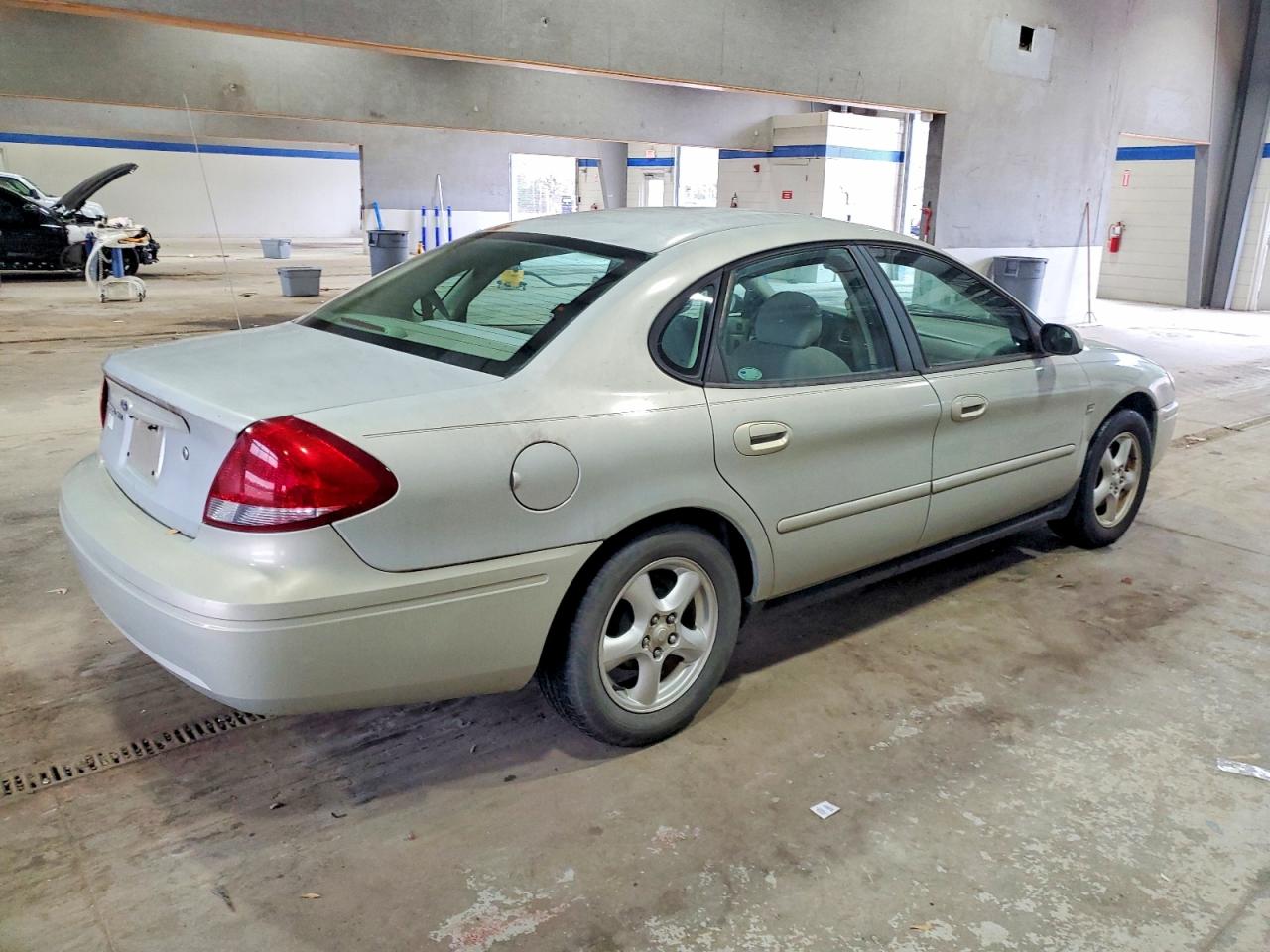 2004 FORD TAURUS SES photo 3