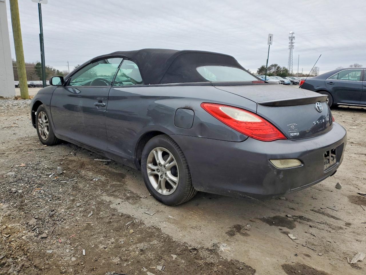 2007 TOYOTA CAMRY SOLARA SE photo 2